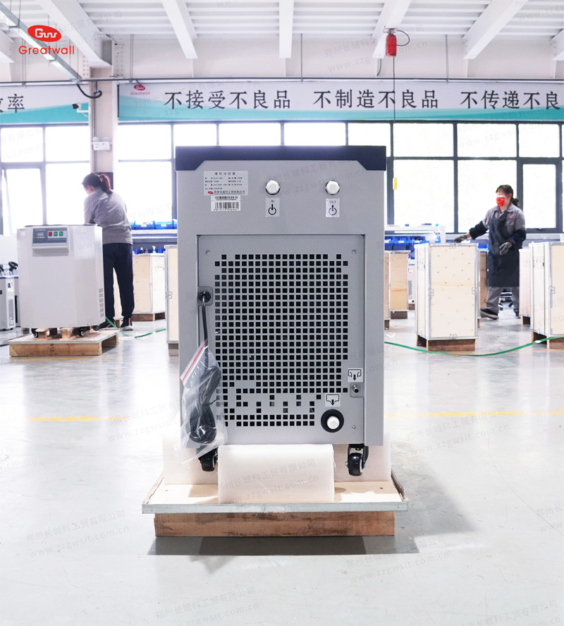 循環冷卻器后視圖 循環冷卻器后視圖